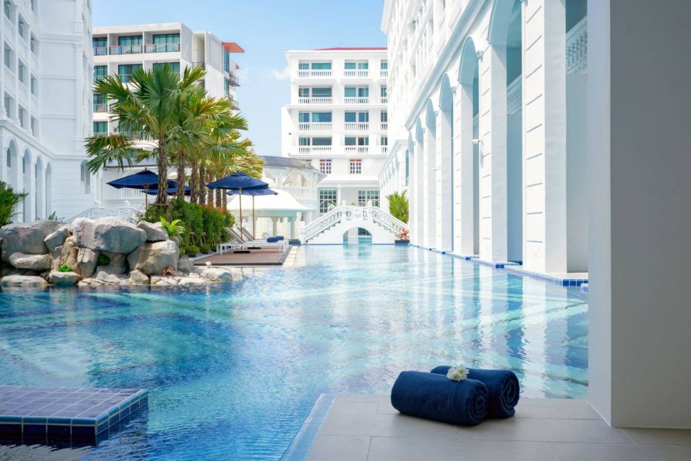 Deluxe Pool Access, Movenpick Myth Hotel Patong Phuket 5*