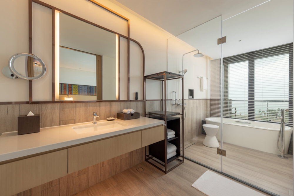 King/Twin Bed Ocean View Club Access, Hyatt Regency Sanya TianLiBay 5*