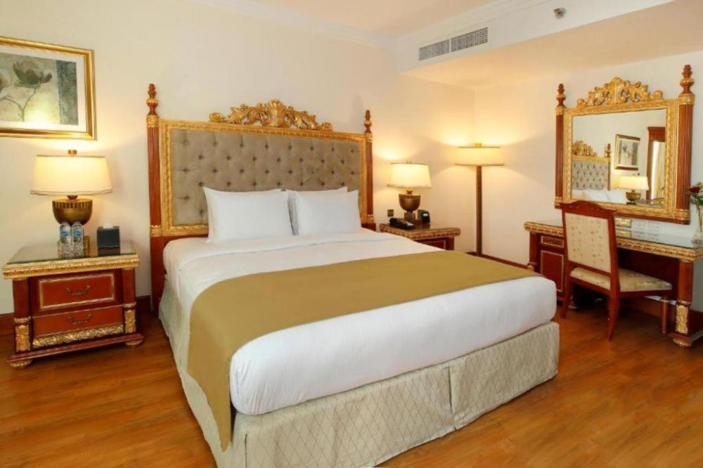 Executive Suite, Sunday Holiday International Hotel (ex. Holiday International Hotel Embassy District) 4*