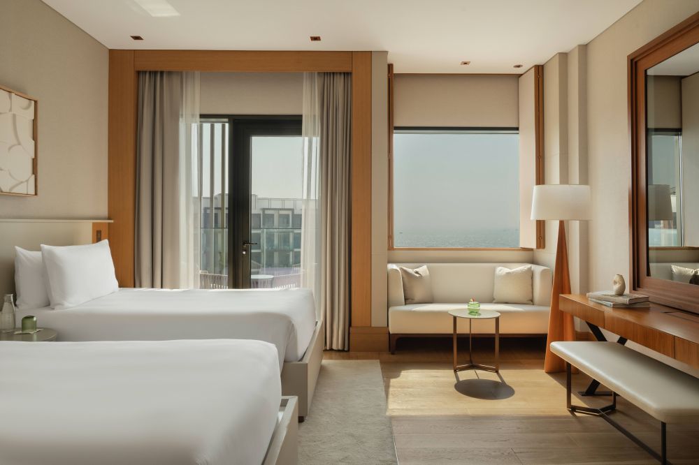 Rising Light Guestroom With Sea View, Delano Dubai 5*