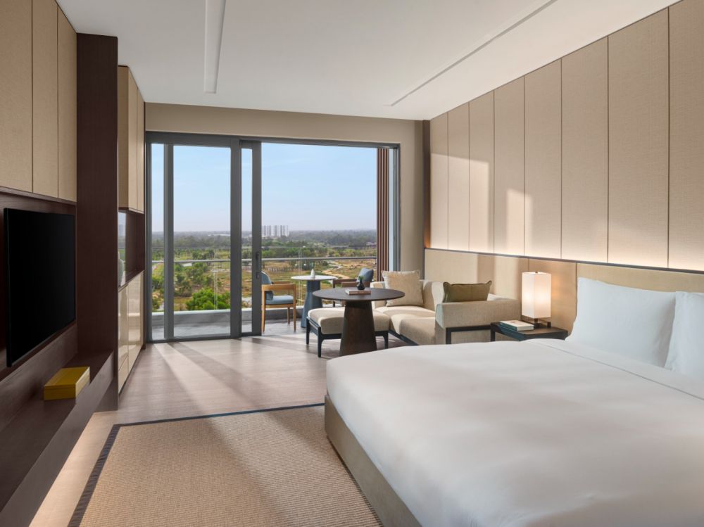 Deluxe/ Deluxe OV, New World Hoiana Hotel 5*