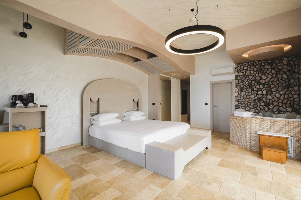 Suite Hot Tub, Radisson Resort Wind Rose 4*
