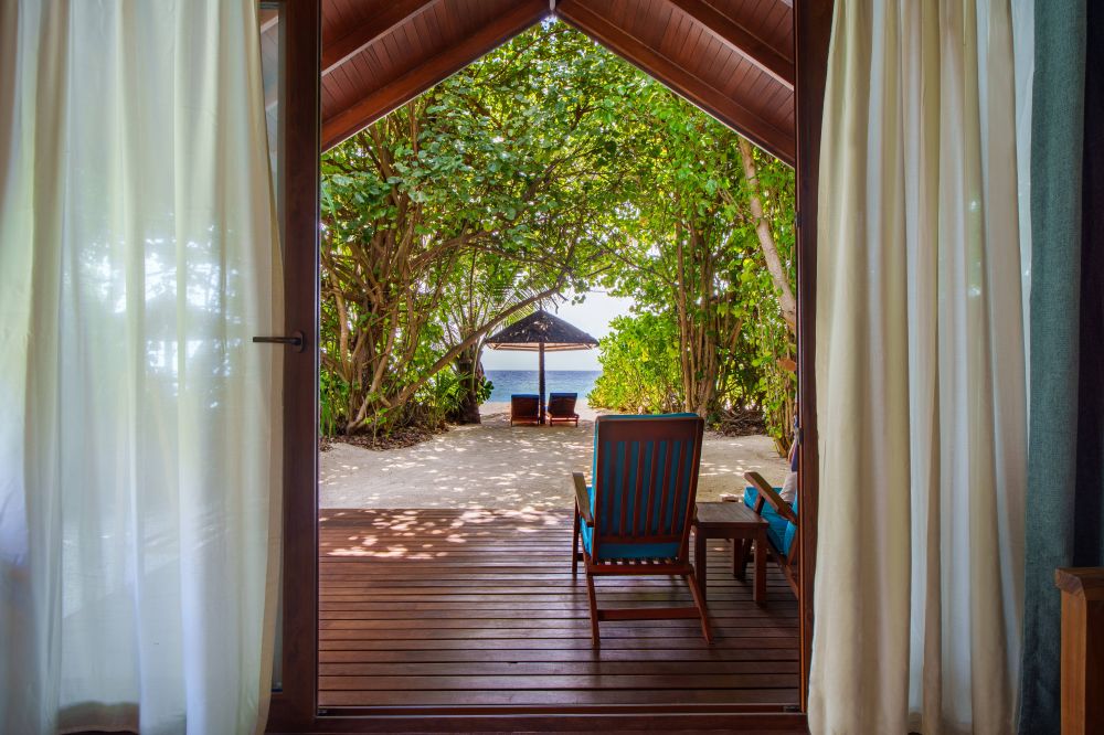 Deluxe Beach Villa, Reethi Faru Resort 4*