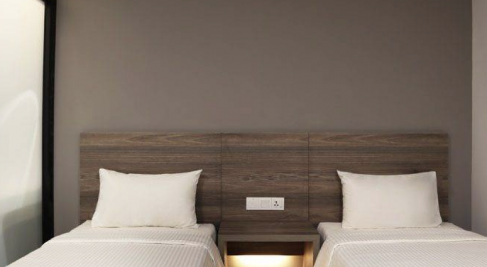 Premier Room, ACES Hotel 3*