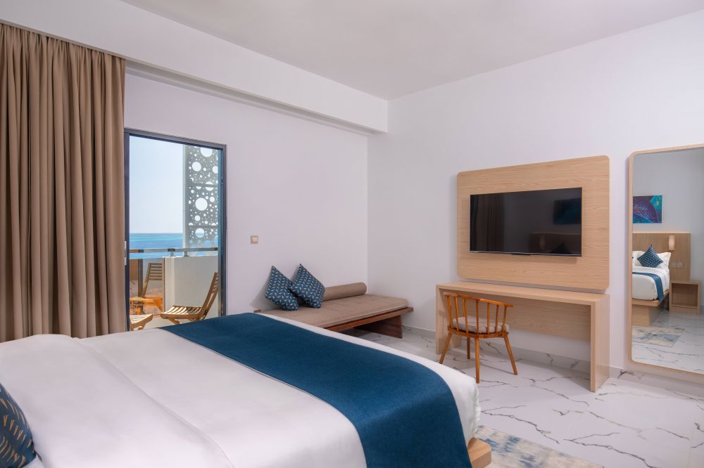 Junior Seaview Suite with Mini Balcony, Arrival Beach & SPA 