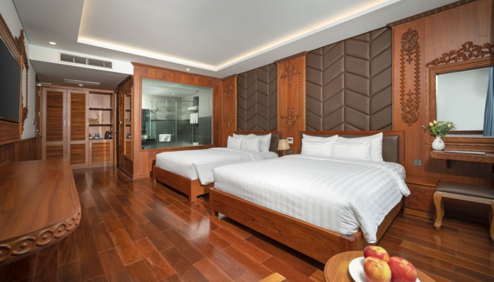 Family, Monalisa Luxury Hotel 3*