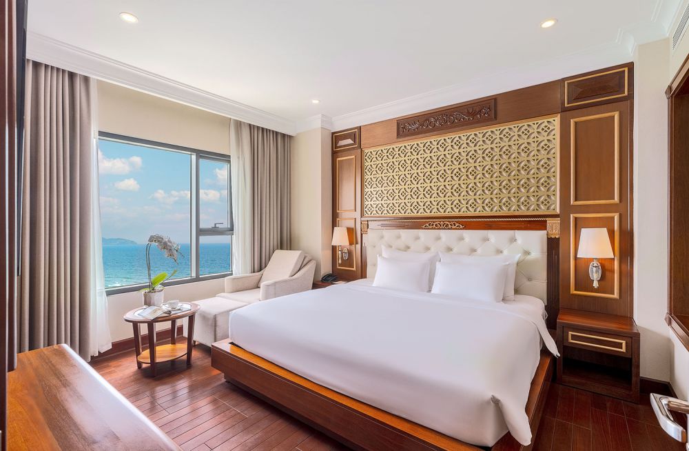 Executive Suite Ocean Front, DLG Hotel Danang 5*