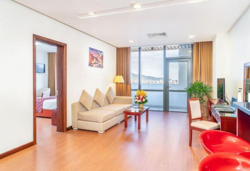 Deluxe, Da Nang Han River 4*