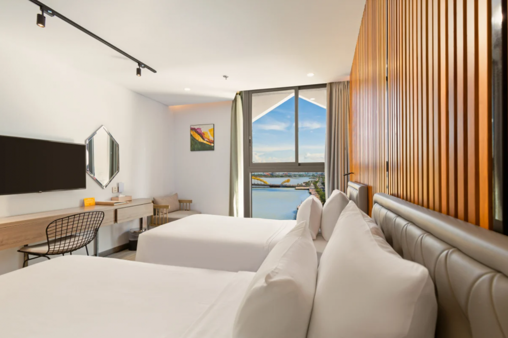 Deluxe River View, Haian Riverfront Hotel Danang 4*
