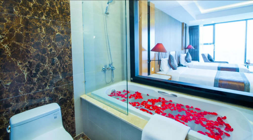 Deluxe/ Deluxe Ocean View, Muong Thanh Luxury Da Nang 5*