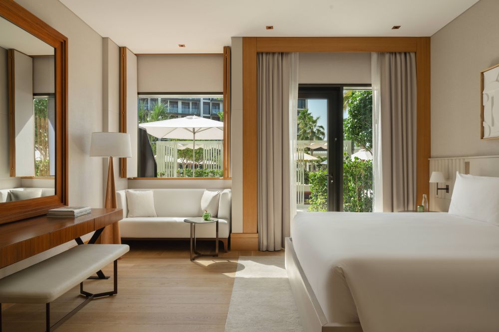 Rising Light Guestroom With Garden Access, Delano Dubai 5*