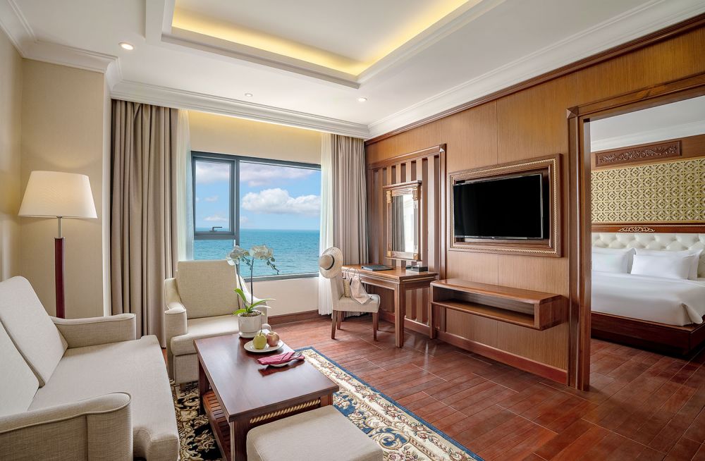 Executive Suite Ocean Front, DLG Hotel Danang 5*