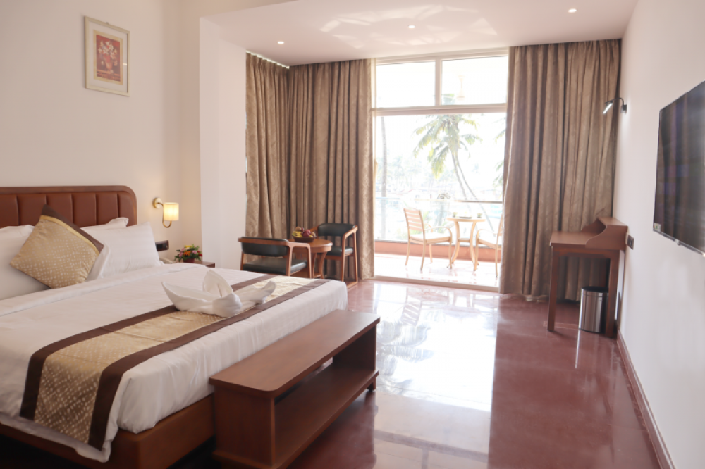 Luxury Ocean View Room, River Deck Baga 4*