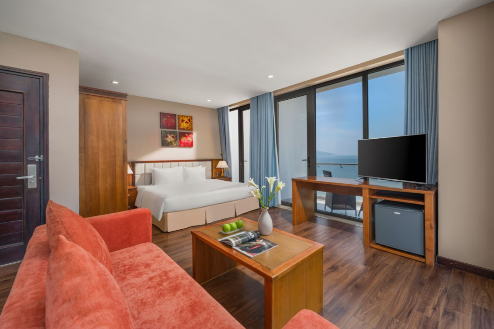 Premium, Yarra Ocean Suites Danang 4*