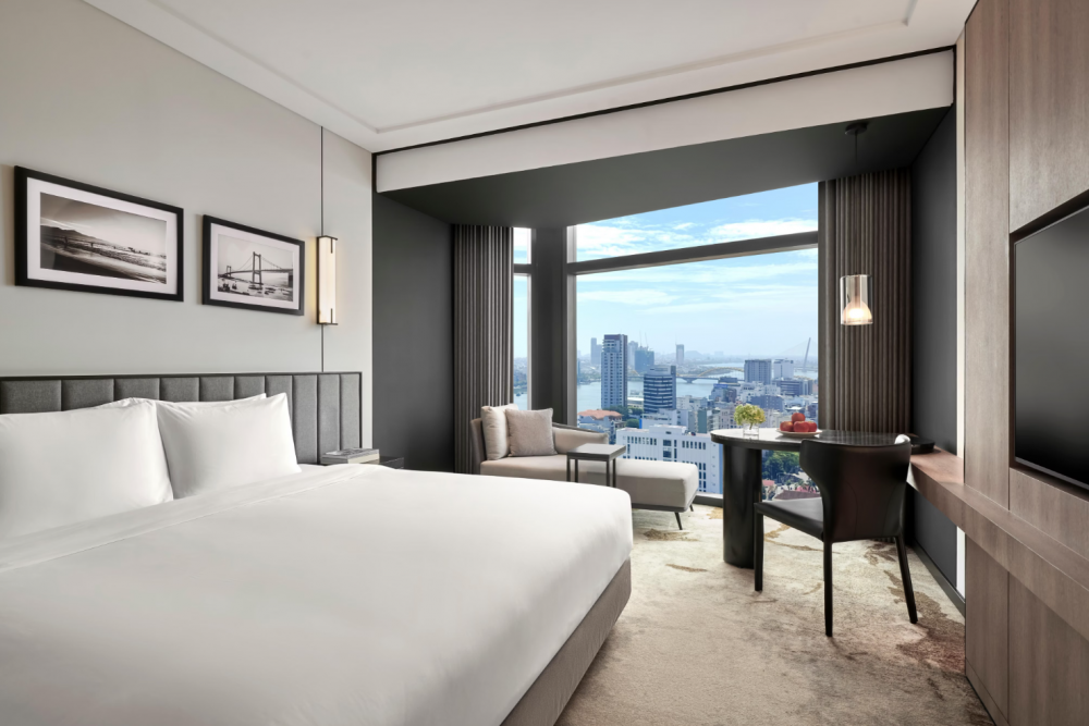 Standard, Crowne Plaza Danang City Center 5*