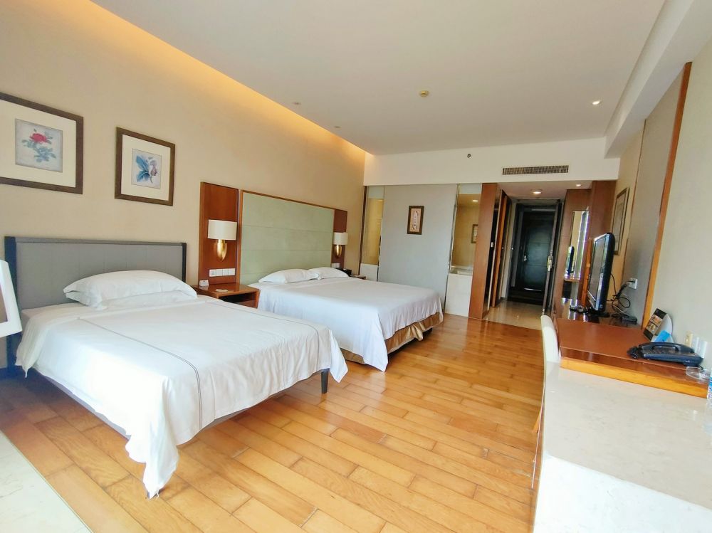 Garden View Triple Room, Mingshen Golf & Bay Resort Sanya 4*