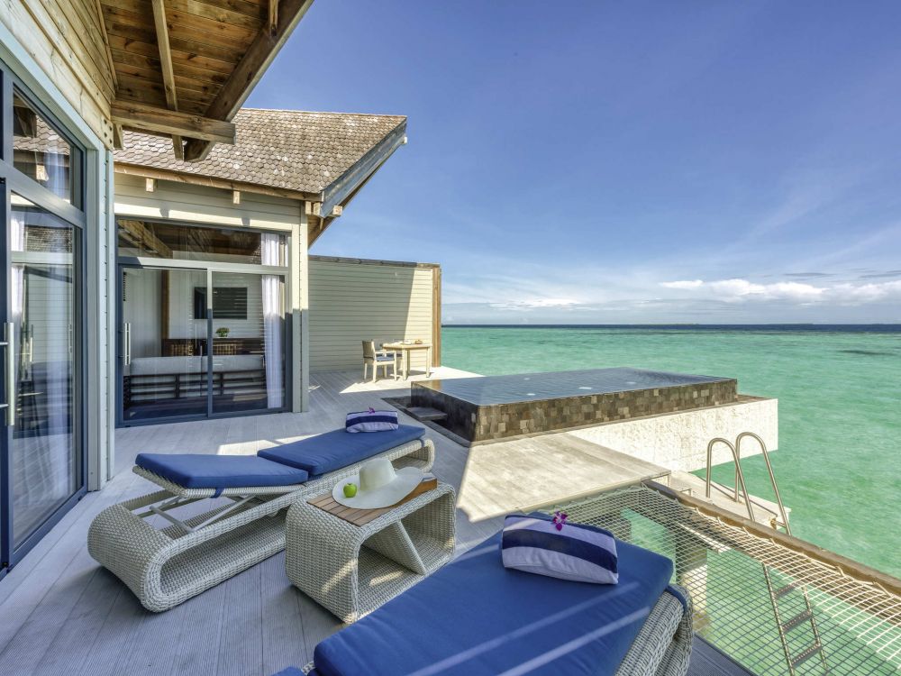 Overwater Pool Villa Ocean, Kuredhivaru Resort and Spa (ex.Movenpick Resort Kuredhivaru) 5*