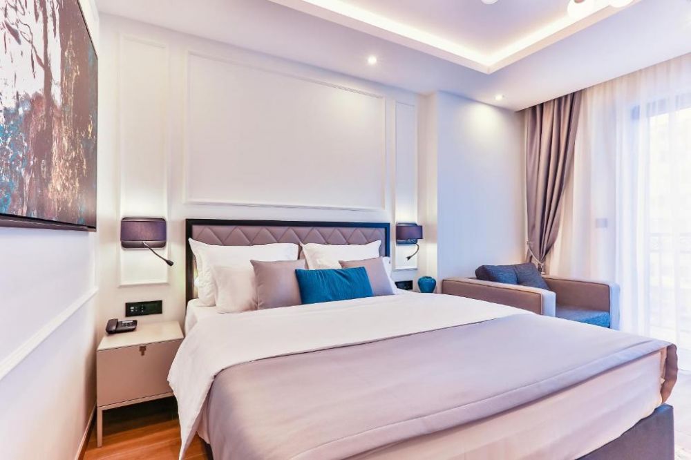 Superior DBL Room with pool view, Momentum 4*