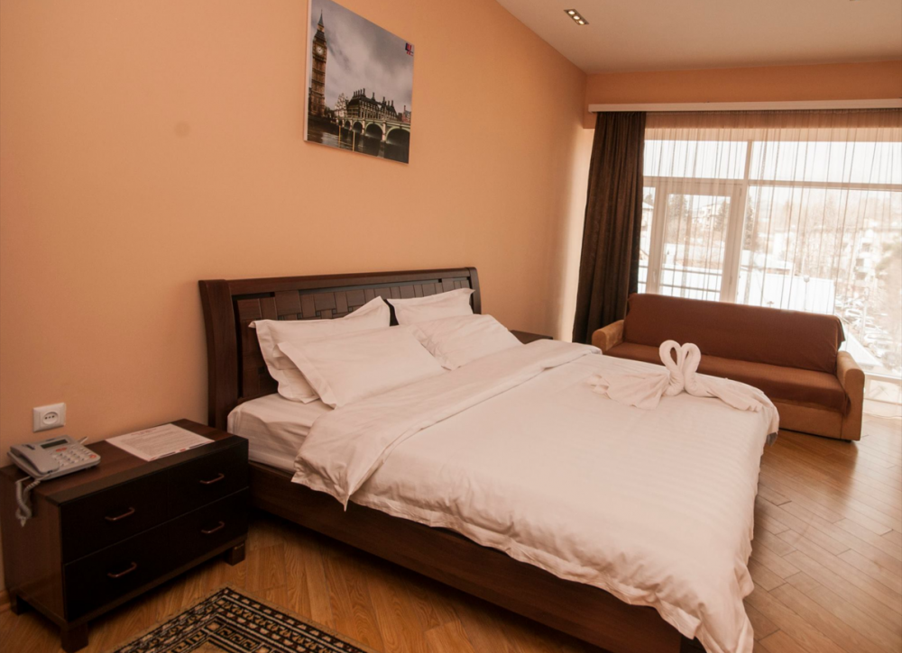 Suite, London Palace 3*