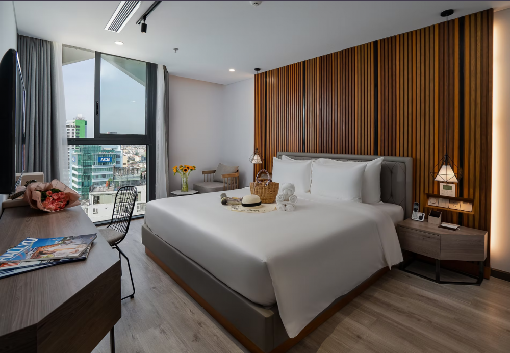 Deluxe River View, Haian Riverfront Hotel Danang 4*