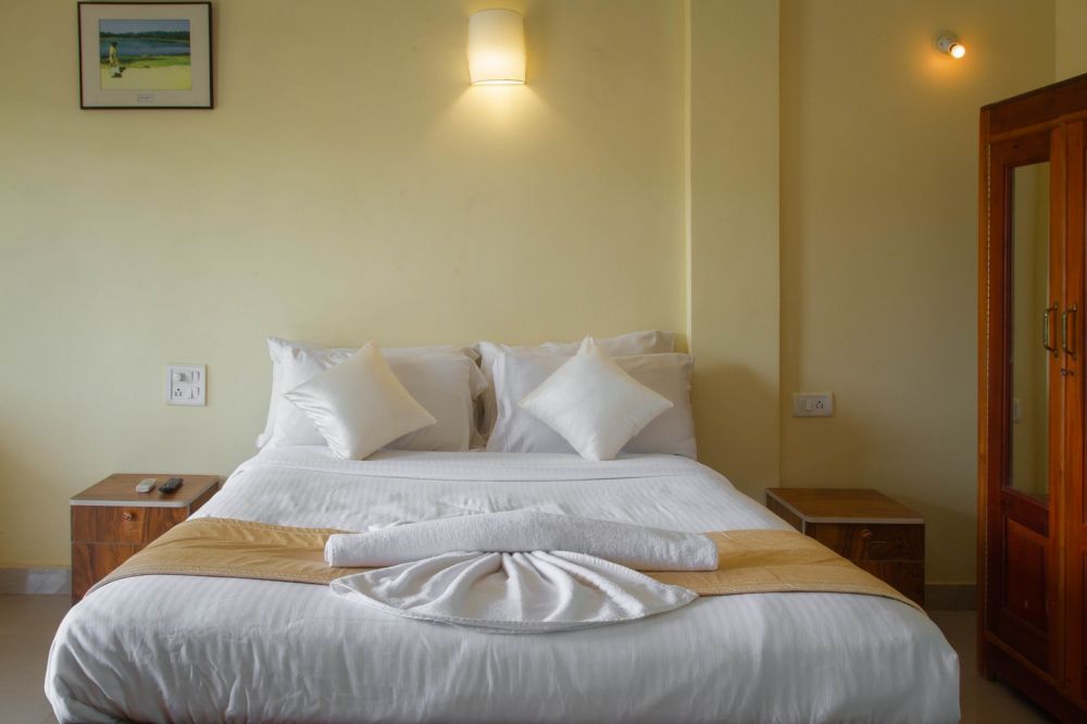 Deluxe AC, Oasis Beach Resort Morjim 2*