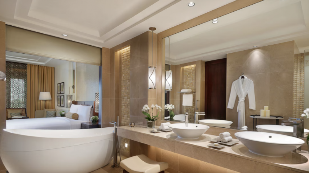 Club Garden Queen, The Ritz-Carlton, Dubai 5*
