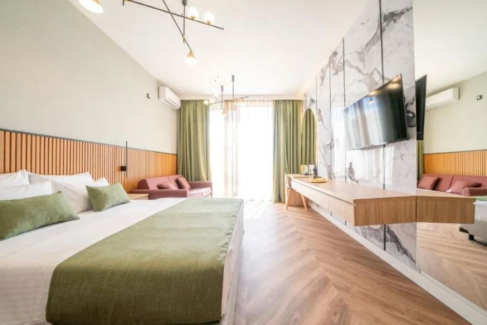 Family Room (Block B), Millennium 4*