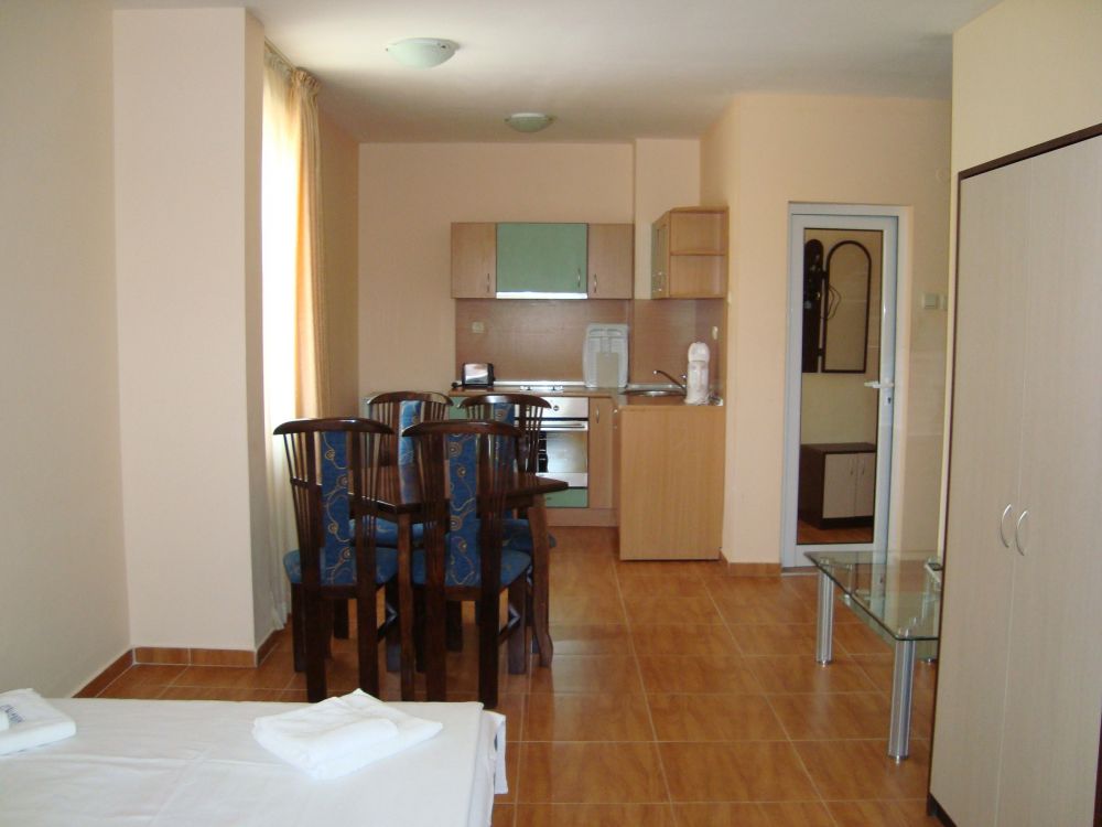One Bedroom Apartment, Sunny Dreams 