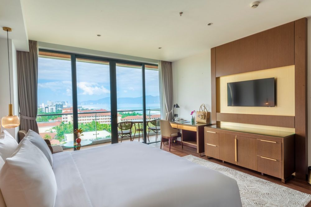 Deluxe King/Twin, KOI Resort & Residence Da Nang 5*