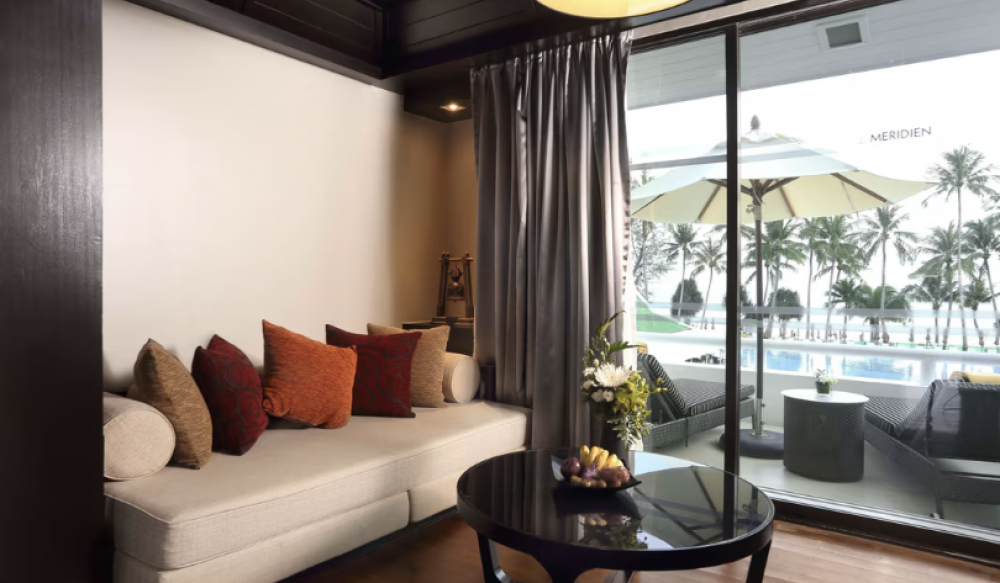 Deluxe View Junior Suites, Le Meridien Phuket 5*