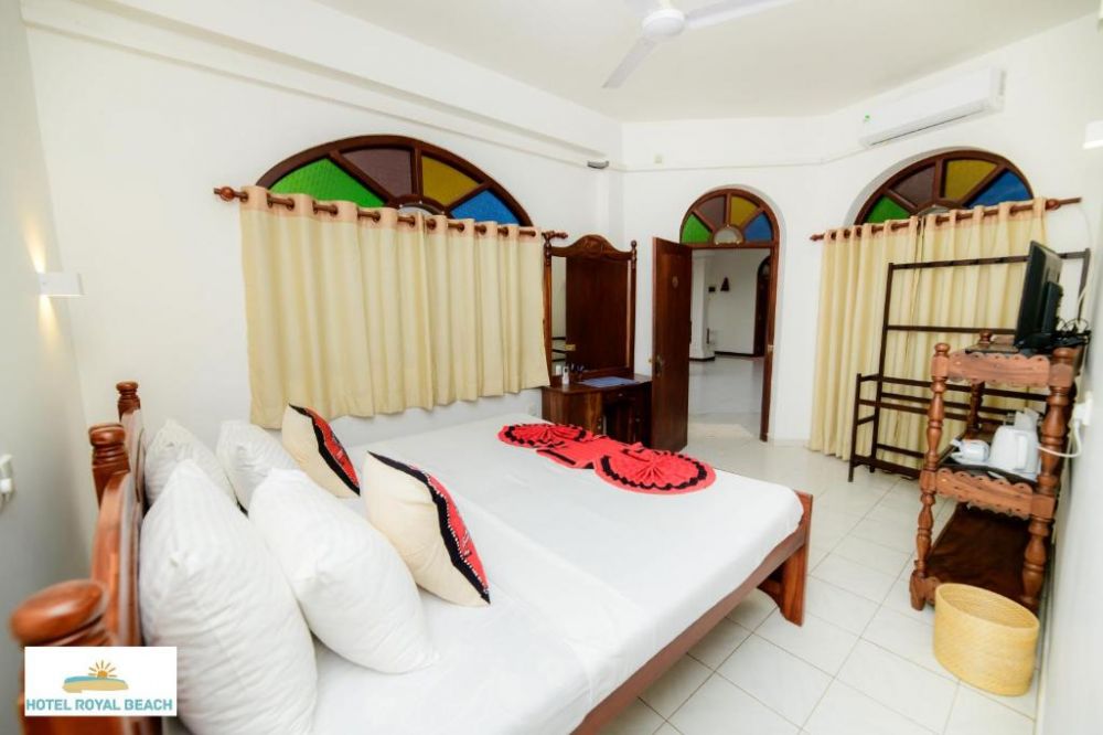 Standard City View, Royal Beach Hotel & Restaurant 2*