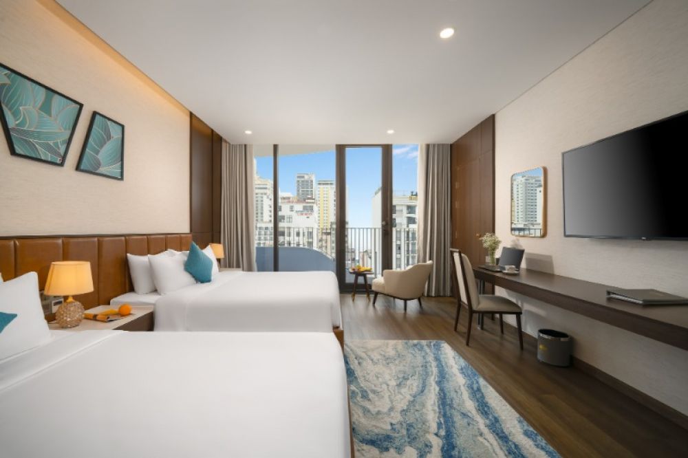 Family Room with Balcony, Golden Lotus Grand Hotel 4*