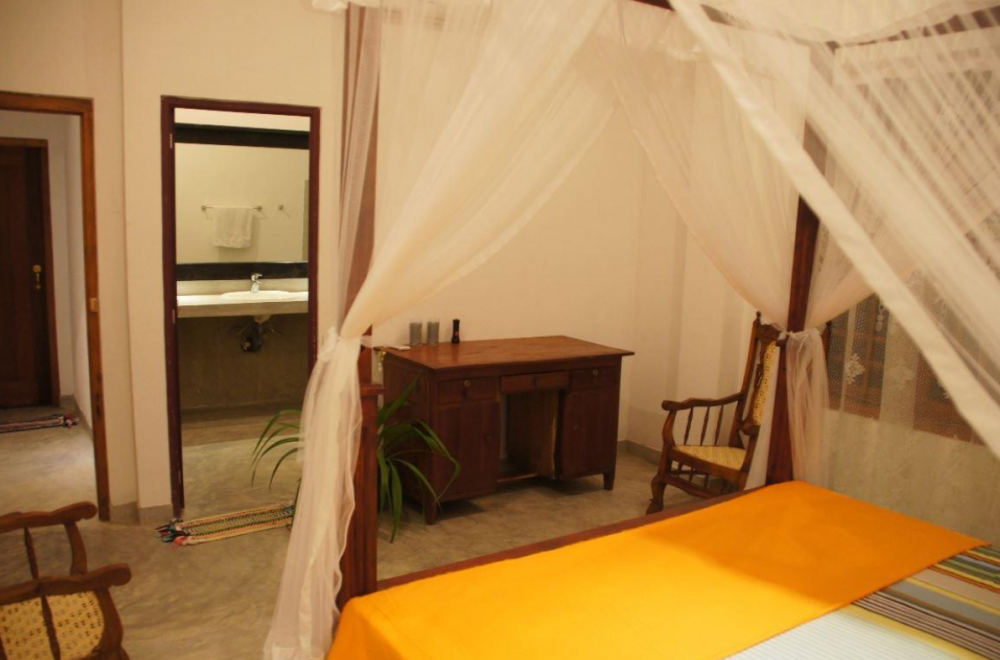 Deluxe Room non AC with balcony/with AC with balcony, Srimali's Residence 