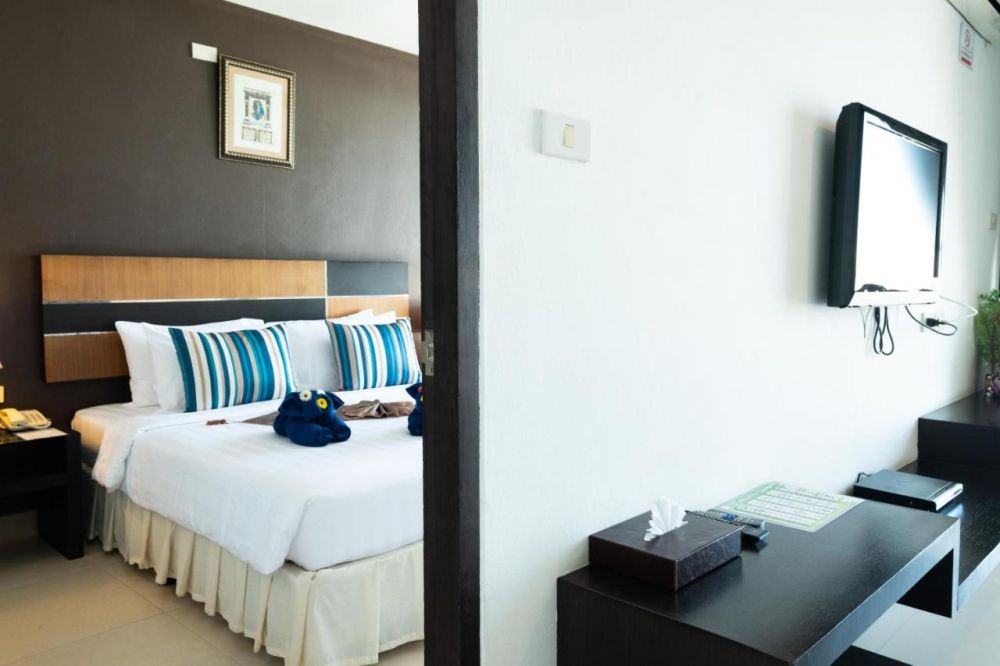 Junior Suite Room, Vogue Pattaya Hotel 3*