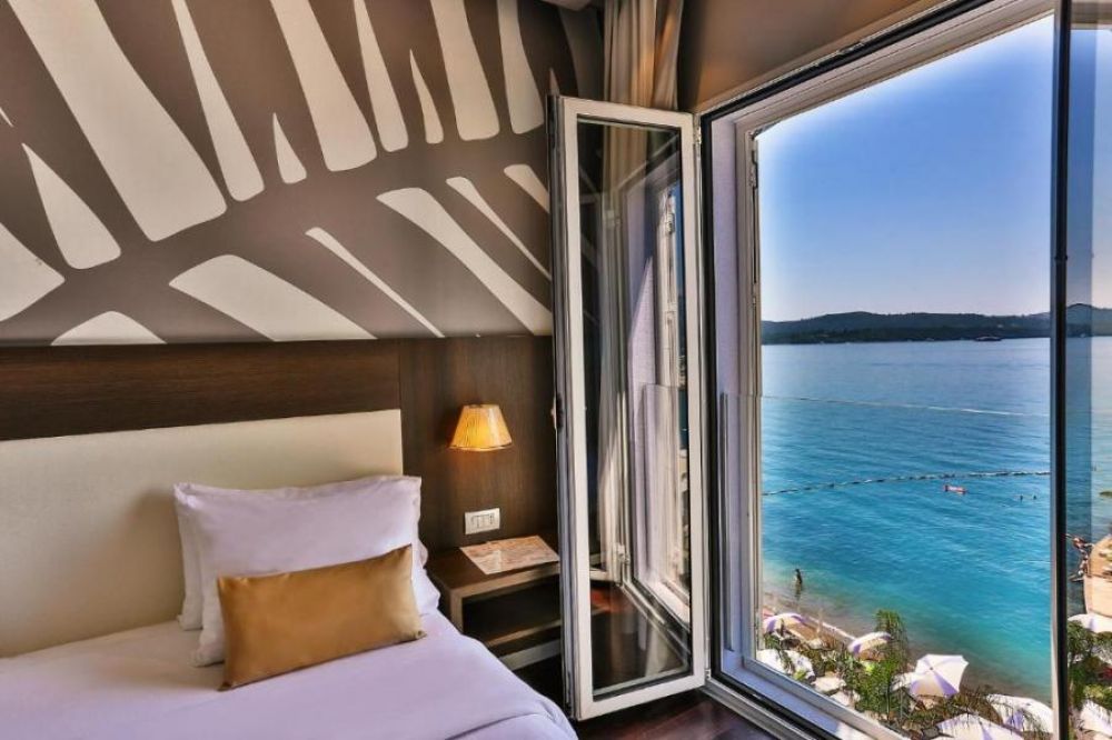 DBL Superior Sea View, Palma Tivat 4*
