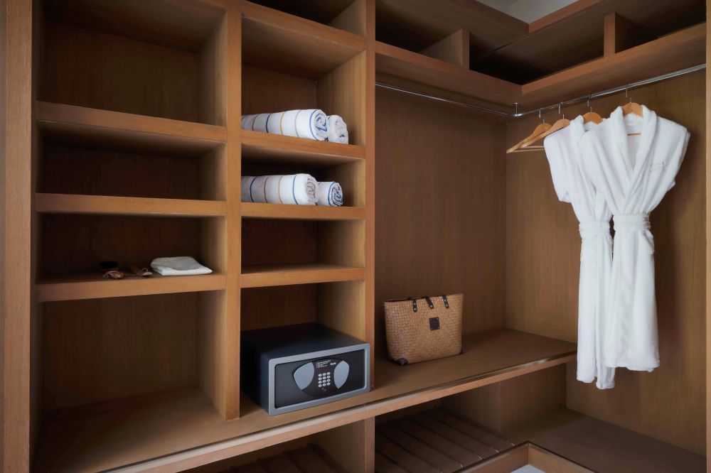 2 Bedroom Deluxe Beach Villa with Pool, Conrad Maldives Rangali Island 5*