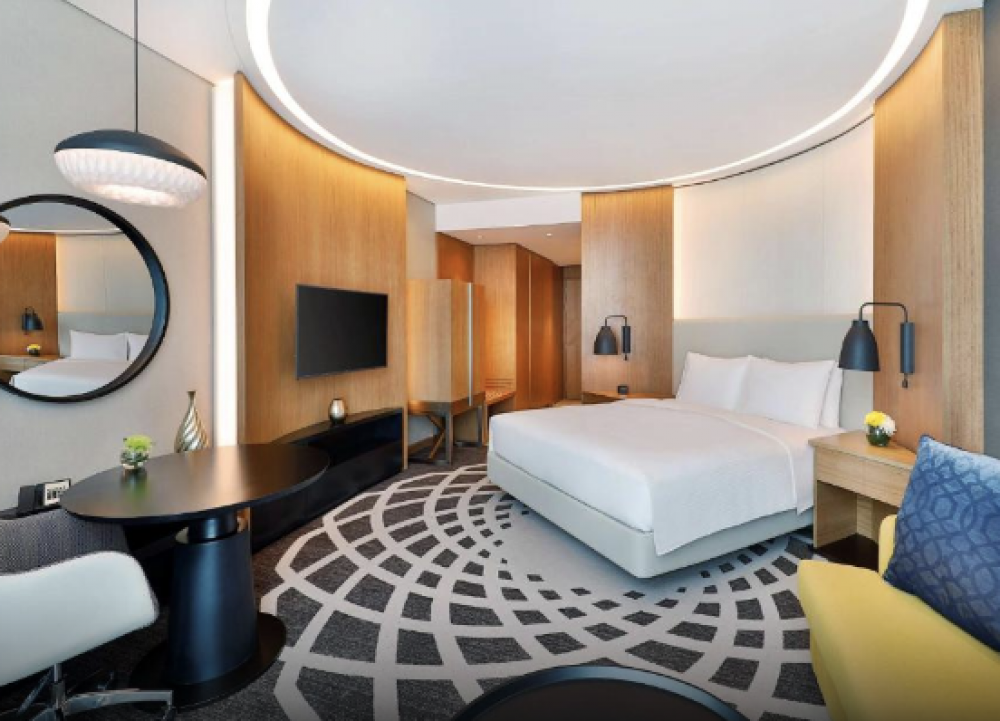 King Guest Room, Doubletree by Hilton Dubai Business Bay 4*