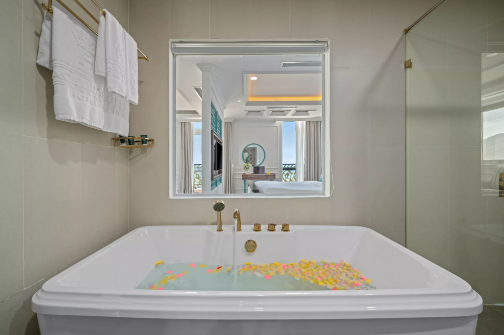 Executive Suite Ocean View with Balcony, Paracel Beach Hotel 4*