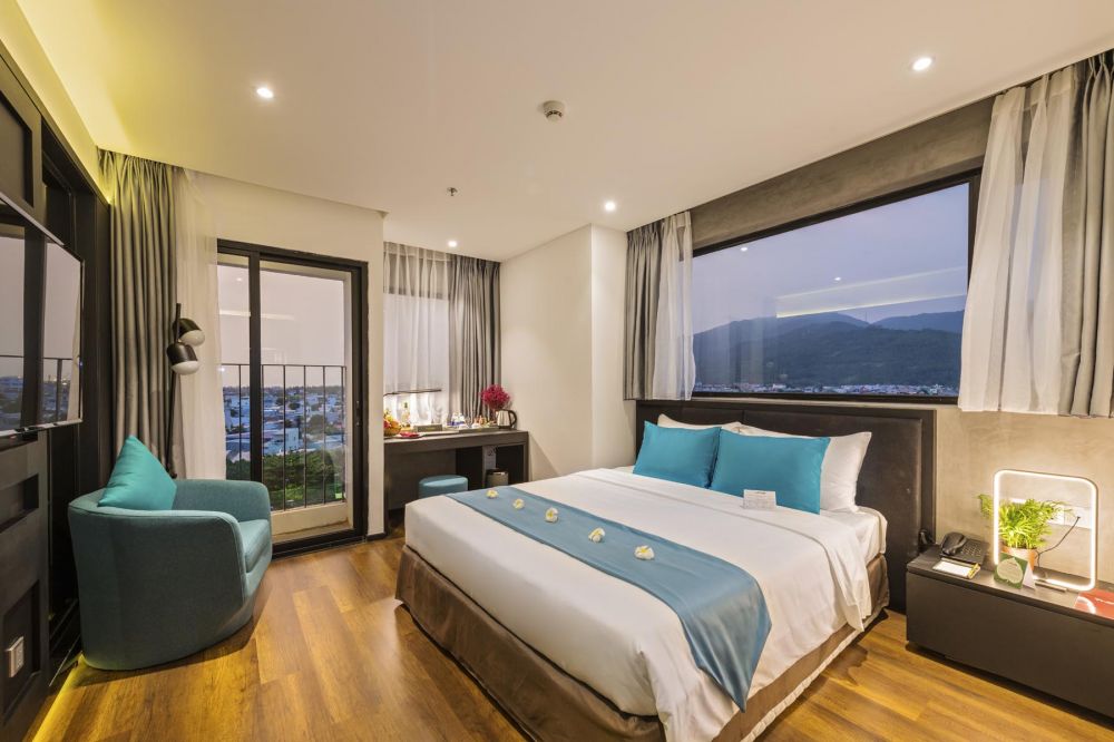 Deluxe City/Ocean View, The Code Hotel & Spa Da Nang 4*