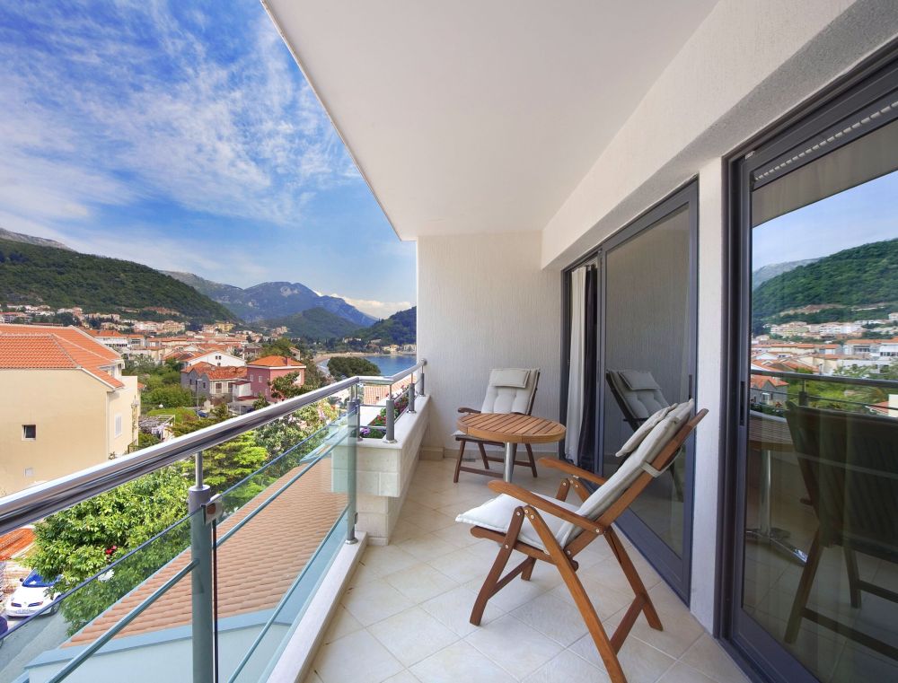 Suite, Monte Casa 4*