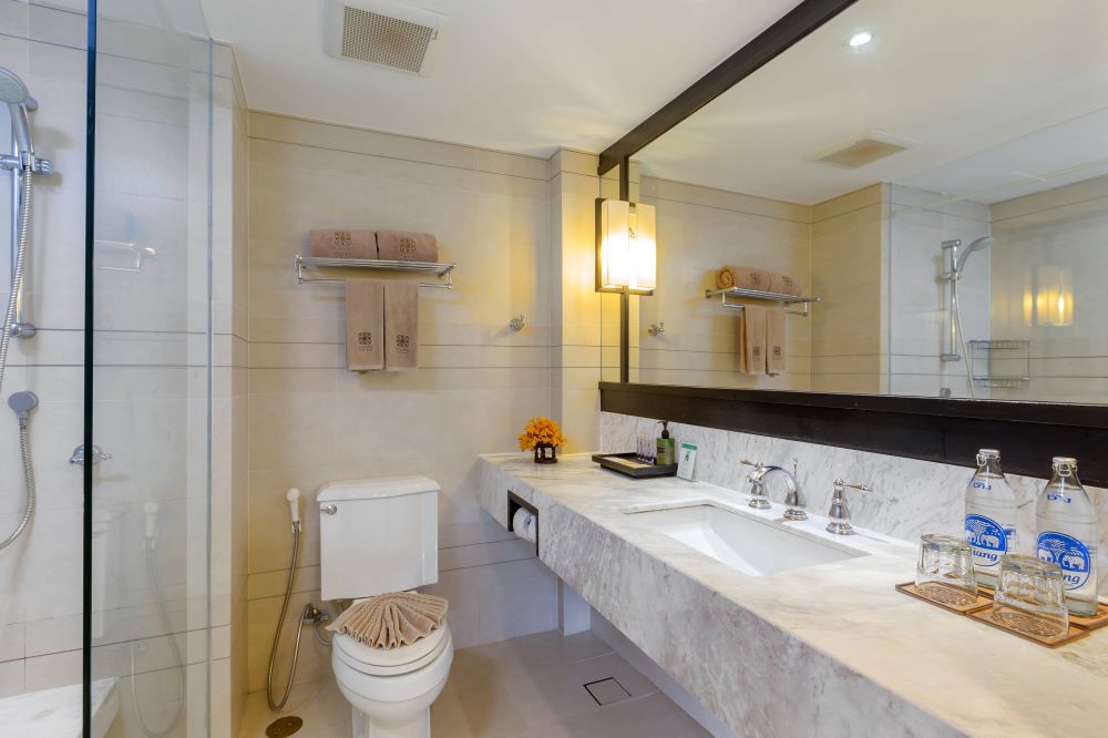 Superior Room, Sawaddi Patong Resort & Spa By Tolani 4*