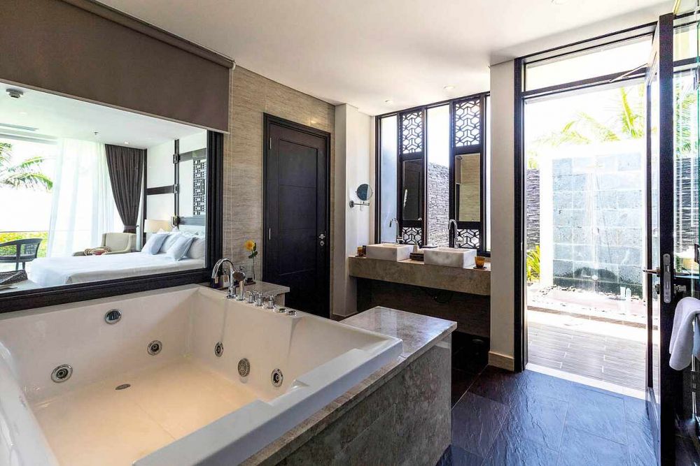 1 Bedroom Ocean Front Pool Villa, Robinson Nam Hoi An 5*