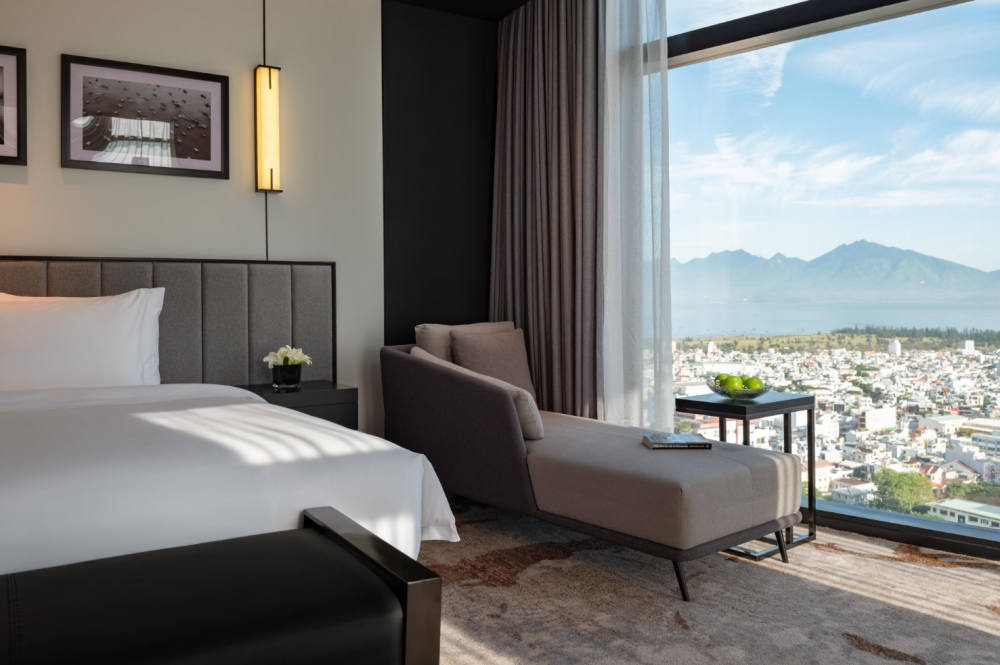 Premium, Crowne Plaza Danang City Center 5*