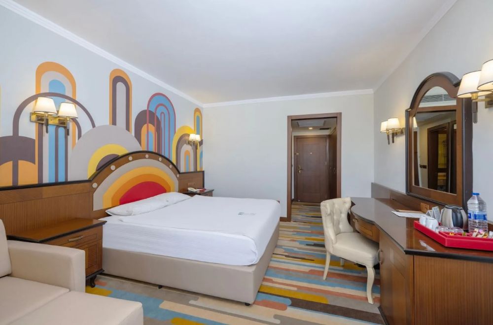 Deluxe Room City View/ Sea View, Megasaray West Beach 5*