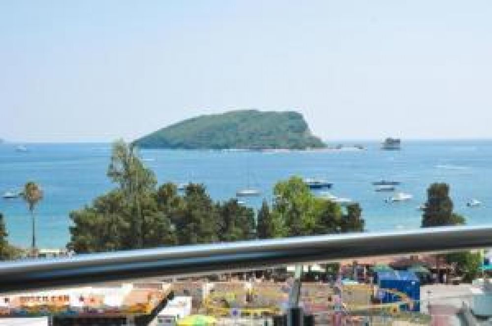 Family App Sea View, Bracera 4*