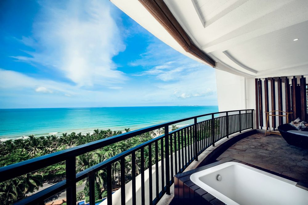 Panoramic Ocean View Suite, Ocean Sonic Resort Sanya 5*