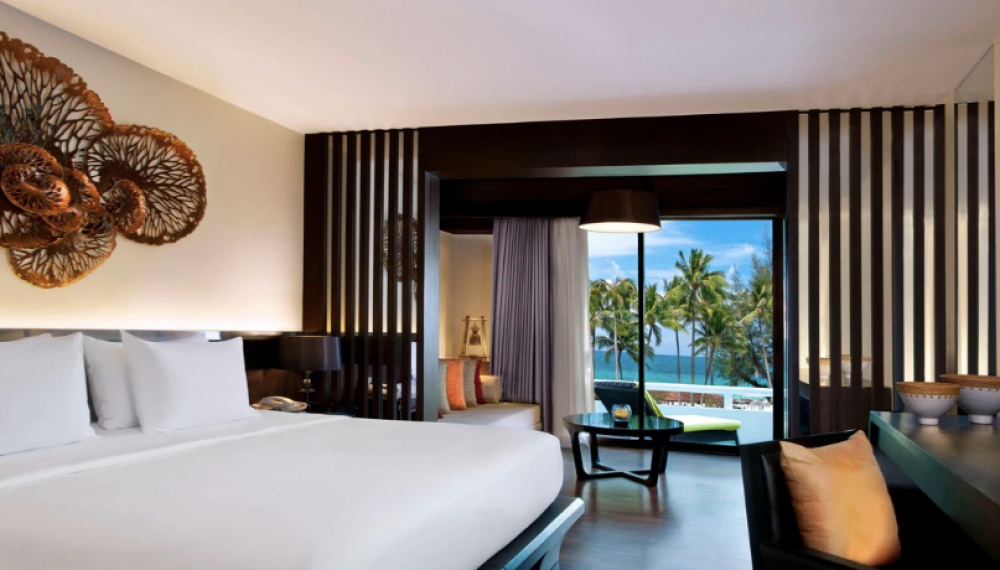 Deluxe View Junior Suites, Le Meridien Phuket 5*