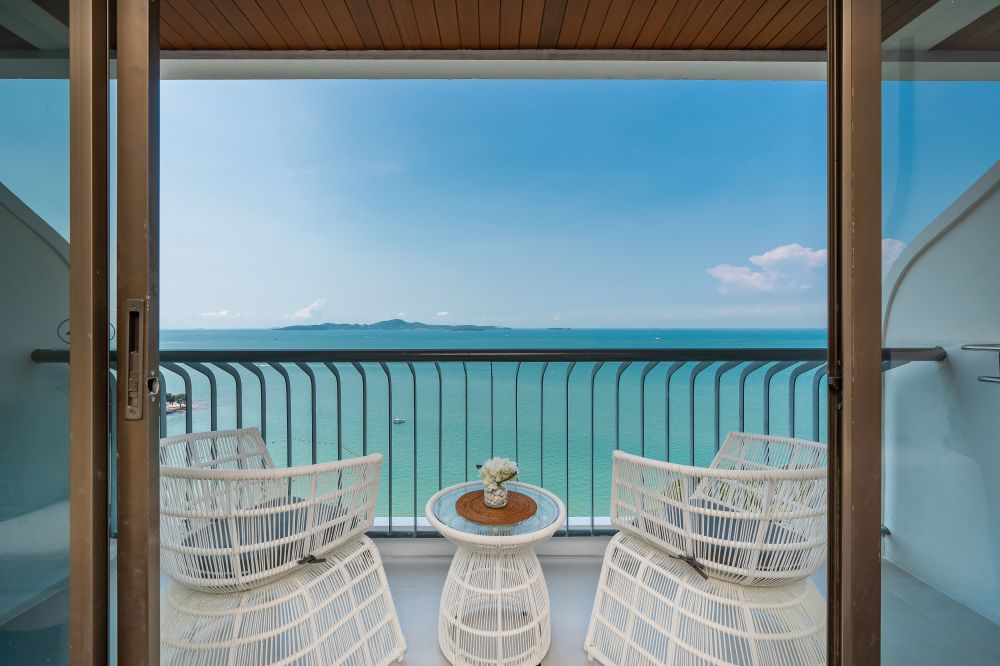 Premium Ocean Facing (Grand Wing 12-й, 14-й этаж), Cosy Beach Hotel 3+