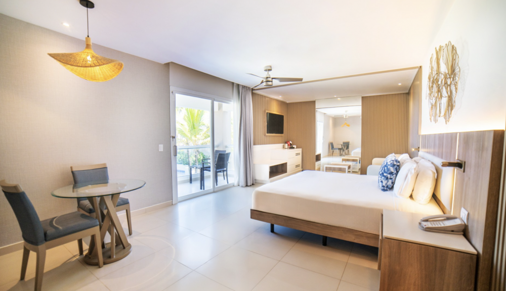 Chairman's Two Bedroom Ocean Front Suite Diamond Club, Royalton Punta Cana 5*