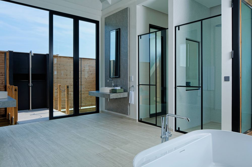 Deluxe Water Pool Villa, Ananea Madivaru Maldives 5*